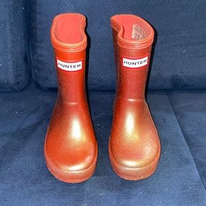 Hunter rain boots in pink glitter